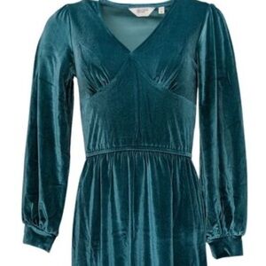 Candace Cameron Bure DRESS Women's Medium Petite Green Velvet NWT StPatrick